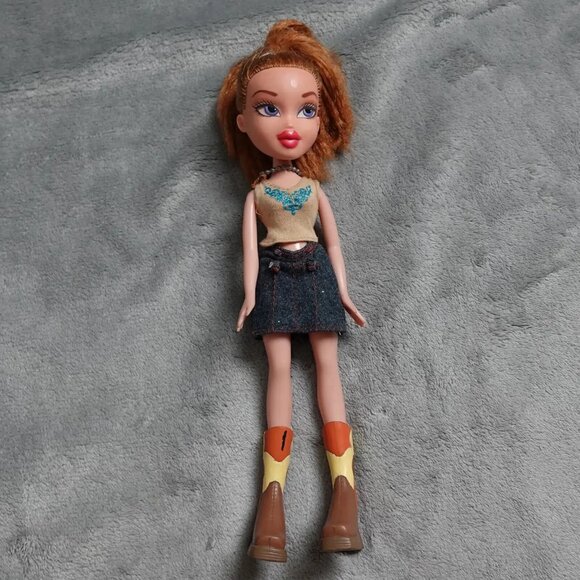Rare Bratz Meygan Fashion Doll Auburn Hair Blue Eyes Light Skin Tone Outfit - Picture 1 of 12